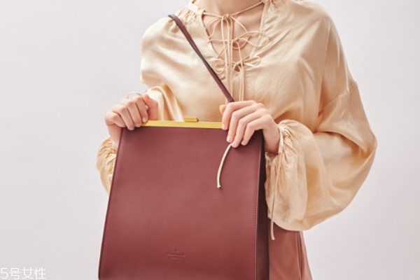 皮包護理用什么油 要注意這些 皮包護理用什么油 要注意這些