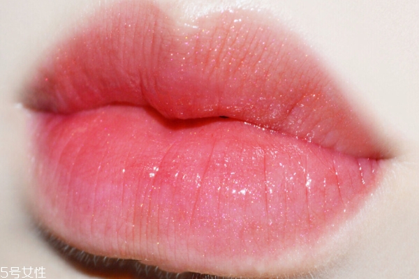 ysl唇釉105會不會太油 ysl唇釉105試色 ysl唇釉105會不會太油 ysl唇釉105試色
