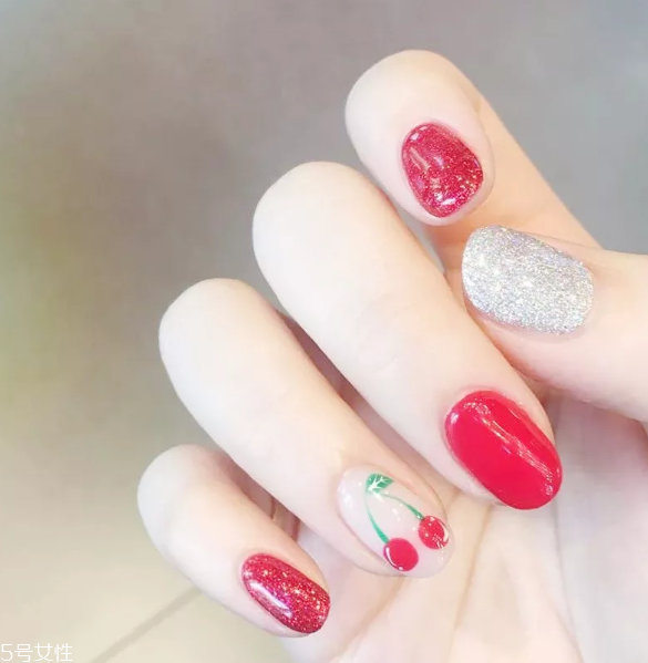 紅色美甲圖片2018款式 不艷麗也不俗氣的紅色 紅色美甲圖片2018款式 不艷麗也不俗氣的紅色
