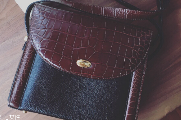 bally包包真假辨別 皮質五金都要看 bally包包真假辨別 皮質五金都要看