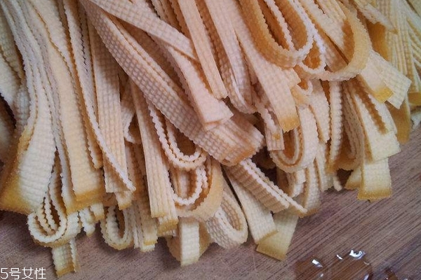 千張為什么要焯水 是這個原因 千張為什么要焯水 是這個原因