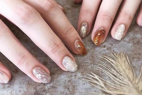 高人氣暈染美甲圖片 這幾款讓你的氣質(zhì)暴增 高人氣暈染美甲圖片 這幾款讓你的氣質(zhì)暴增
