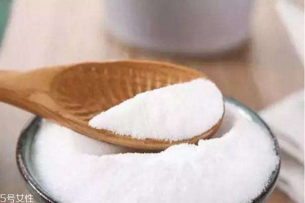 鹽水洗臉可以去螨蟲(chóng)嗎 鹽水洗臉注意事項(xiàng)
