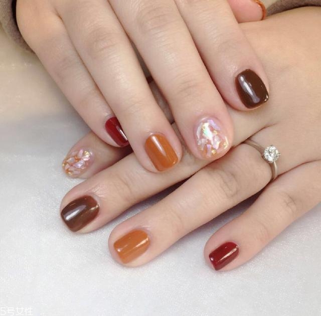 百搭南瓜色美甲圖片 這幾款讓你擁有好氣色 百搭南瓜色美甲圖片 這幾款讓你擁有好氣色