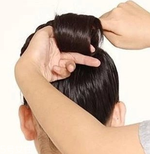 發(fā)量少怎么扎丸子頭 4步打造圓潤后腦勺 發(fā)量少怎么扎丸子頭 4步打造圓潤后腦勺