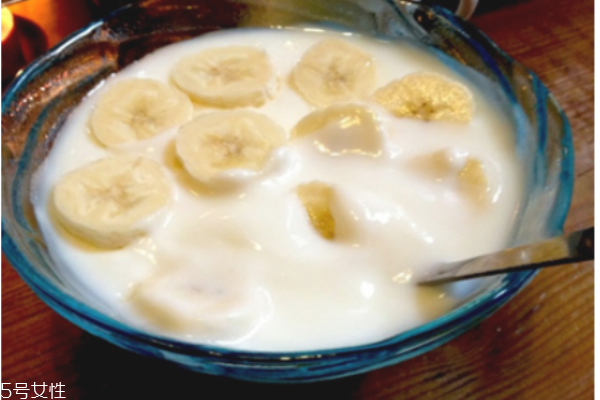 自制酸奶面膜的簡易教程 酸奶面膜的最佳使用時間 自制酸奶面膜的簡易教程 酸奶面膜的最佳使用時間