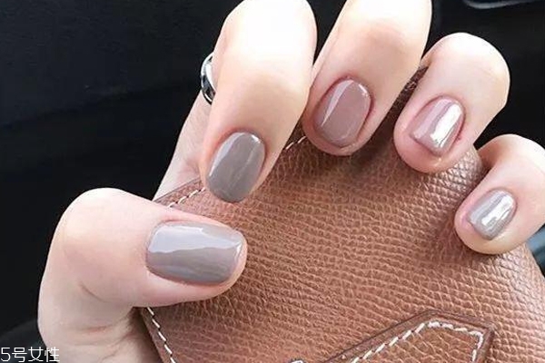 高級(jí)莫蘭迪色美甲圖片 這幾款盡顯低調(diào)淡雅氣質(zhì) 高級(jí)莫蘭迪色美甲圖片 這幾款盡顯低調(diào)淡雅氣質(zhì)