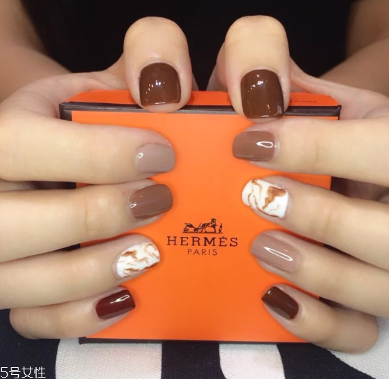 高級莫蘭迪色美甲圖片 這幾款盡顯低調(diào)淡雅氣質(zhì) 高級莫蘭迪色美甲圖片 這幾款盡顯低調(diào)淡雅氣質(zhì)