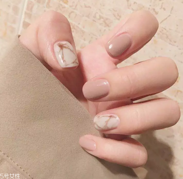 高級莫蘭迪色美甲圖片 這幾款盡顯低調(diào)淡雅氣質(zhì) 高級莫蘭迪色美甲圖片 這幾款盡顯低調(diào)淡雅氣質(zhì)