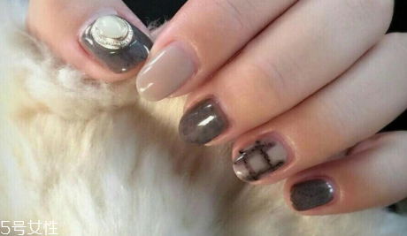 通勤風(fēng)美甲圖片 幫上班族打造專業(yè)素養(yǎng) 通勤風(fēng)美甲圖片 幫上班族打造專業(yè)素養(yǎng)