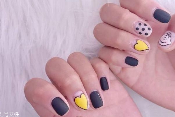 可愛(ài)波點(diǎn)美甲圖片 這幾款自帶減齡效果 可愛(ài)波點(diǎn)美甲圖片 這幾款自帶減齡效果