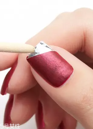 另類磨砂紅美甲圖片 讓人魅力四射的紅色風(fēng)暴 另類磨砂紅美甲圖片 讓人魅力四射的紅色風(fēng)暴