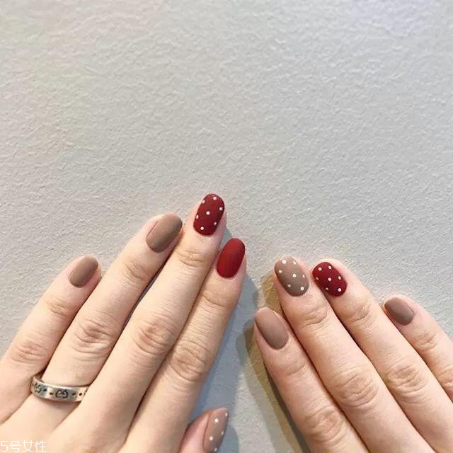 可愛(ài)波點(diǎn)美甲圖片 這幾款自帶減齡效果 可愛(ài)波點(diǎn)美甲圖片 這幾款自帶減齡效果