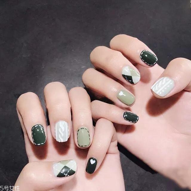 時(shí)尚綠色美甲圖片 這幾款非常抓人眼球 時(shí)尚綠色美甲圖片 這幾款非常抓人眼球