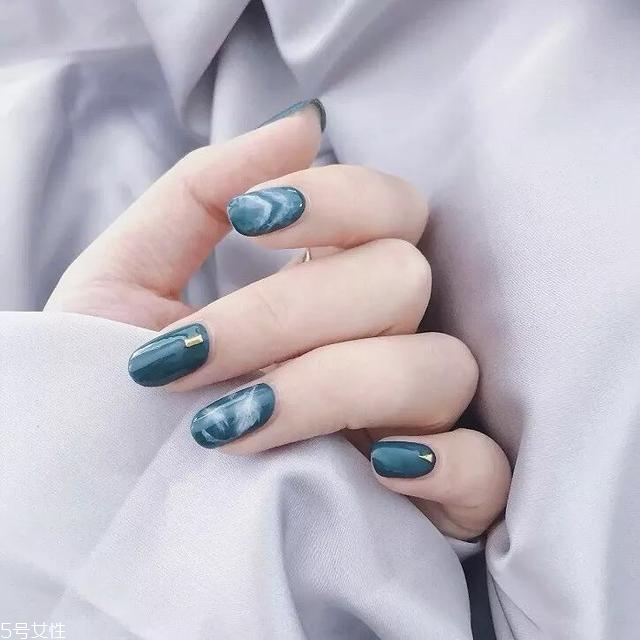 時(shí)尚綠色美甲圖片 這幾款非常抓人眼球 時(shí)尚綠色美甲圖片 這幾款非常抓人眼球