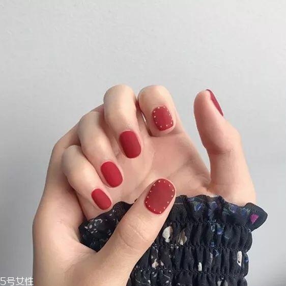 另類磨砂紅美甲圖片 讓人魅力四射的紅色風(fēng)暴 另類磨砂紅美甲圖片 讓人魅力四射的紅色風(fēng)暴