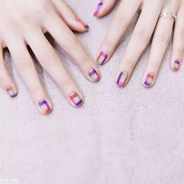 通勤風(fēng)美甲圖片 幫上班族打造專業(yè)素養(yǎng) 通勤風(fēng)美甲圖片 幫上班族打造專業(yè)素養(yǎng)
