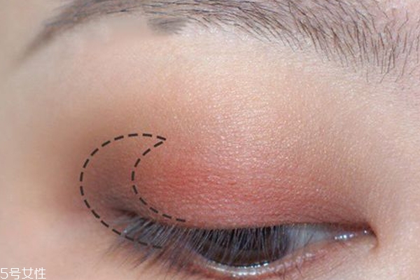 單色眼影和眼影盤哪個好 講明優(yōu)缺不再盲選 單色眼影和眼影盤哪個好 講明優(yōu)缺不再盲選