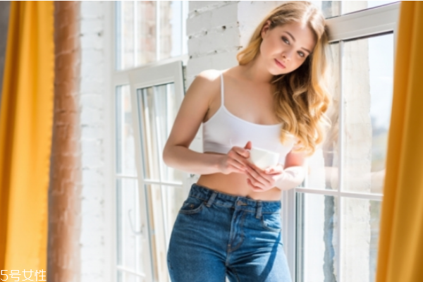 吃什么皮膚會(huì)變白變嫩 皮膚暗黃的調(diào)理方法 吃什么皮膚會(huì)變白變嫩 皮膚暗黃的調(diào)理方法