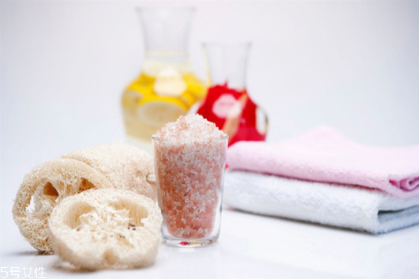 早上洗澡還是晚上洗澡好 洗澡注意事項 早上洗澡還是晚上洗澡好 洗澡注意事項