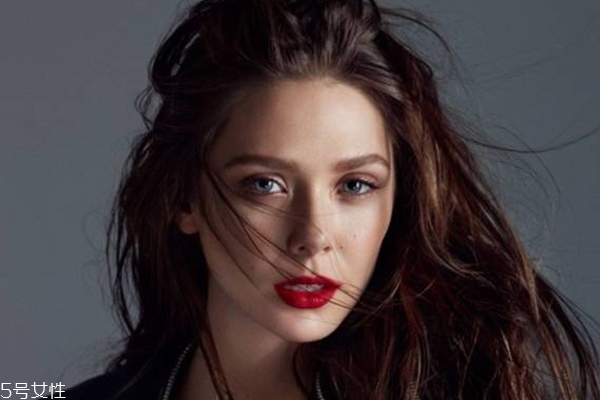 經(jīng)常涂口紅嘴唇發(fā)烏怎么回事 說(shuō)到底還是卸妝不徹底 經(jīng)常涂口紅嘴唇發(fā)烏怎么回事 說(shuō)到底還是卸妝不徹底