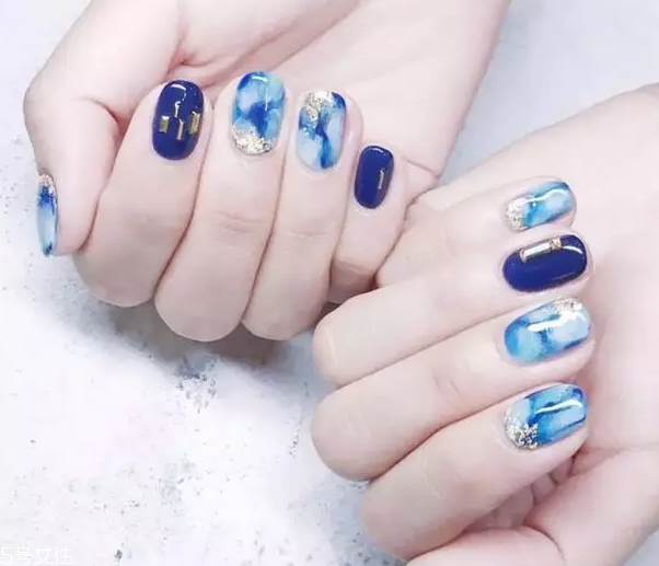 8種紅色暈染美甲款式 本季大熱臟臟紅美甲 8種紅色暈染美甲款式 本季大熱臟臟紅美甲