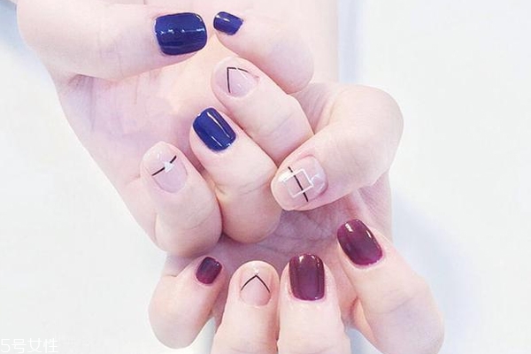 5種性感酒紅美甲款式 最經(jīng)典的顯手白顏色 5種性感酒紅美甲款式 最經(jīng)典的顯手白顏色