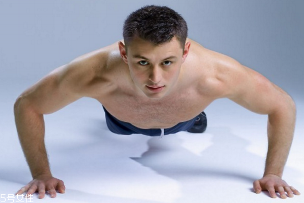 小動(dòng)作教你鍛煉腰腿力 走不動(dòng)加速衰老 小動(dòng)作教你鍛煉腰腿力 走不動(dòng)加速衰老