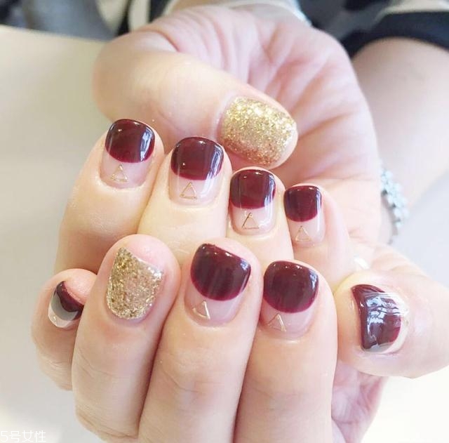 5種性感酒紅美甲款式 最經(jīng)典的顯手白顏色 5種性感酒紅美甲款式 最經(jīng)典的顯手白顏色