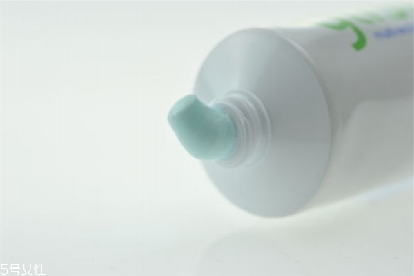 什么牙膏洗臉最好 牙膏洗臉好不好 什么牙膏洗臉最好 牙膏洗臉好不好