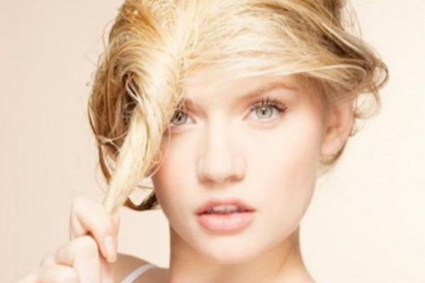 一到冬天頭發(fā)容易開叉，這可怎么辦