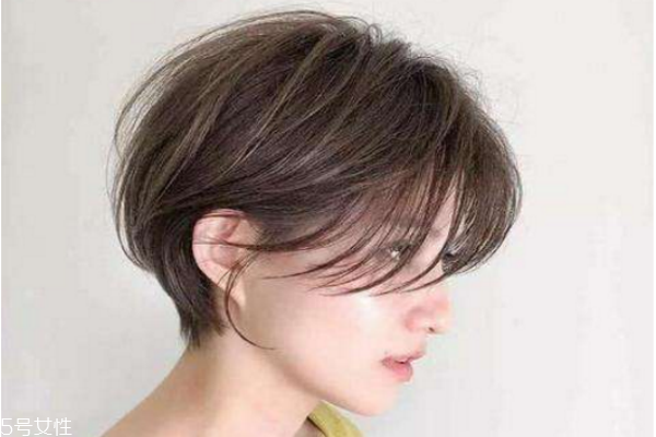 短發(fā)燙染什么樣的造型好看 不燙不染的女生短發(fā)發(fā)型 短發(fā)燙染什么樣的造型好看 不燙不染的女生短發(fā)發(fā)型