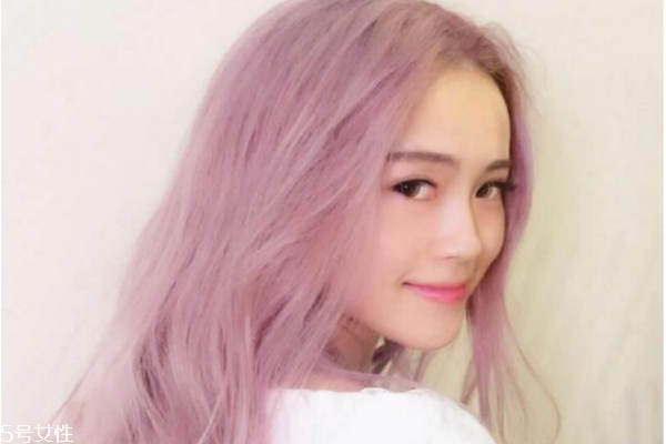 燙染后頭發(fā)怎么護(hù)理 染燙的錯誤舉措 燙染后頭發(fā)怎么護(hù)理 染燙的錯誤舉措