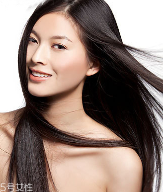 怎么在家自己拉直頭發(fā) 頭發(fā)拉直的步驟 怎么在家自己拉直頭發(fā) 頭發(fā)拉直的步驟