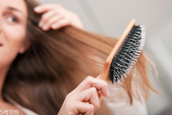 長卷發(fā)怎樣扎好看圖解 女生好看中長卷發(fā)圖片 長卷發(fā)怎樣扎好看圖解 女生好看中長卷發(fā)圖片