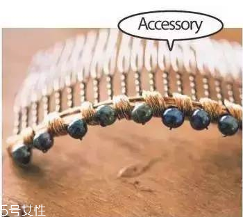 卷發(fā)扎什么發(fā)型好看 長(zhǎng)卷發(fā)扎法教程 卷發(fā)扎什么發(fā)型好看 長(zhǎng)卷發(fā)扎法教程