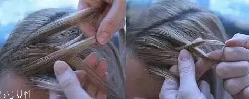 燙發(fā)怎么扎好看 最新長(zhǎng)卷發(fā)扎法教程 燙發(fā)怎么扎好看 最新長(zhǎng)卷發(fā)扎法教程