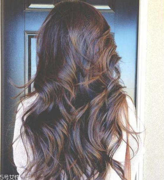 怎樣讓燙發(fā)更持久 想讓卷發(fā)更持久快來試試這幾招 怎樣讓燙發(fā)更持久 想讓卷發(fā)更持久快來試試這幾招