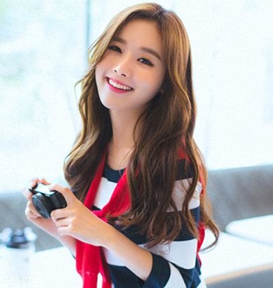 好看的韓國(guó)女生卷發(fā)發(fā)型 韓式長(zhǎng)卷發(fā)發(fā)型圖片 好看的韓國(guó)女生卷發(fā)發(fā)型 韓式長(zhǎng)卷發(fā)發(fā)型圖片