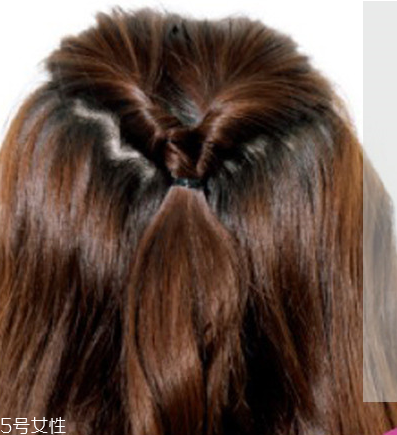 如何自己做簡單盤發(fā) 自己盤頭發(fā)簡單好看的步驟 如何自己做簡單盤發(fā) 自己盤頭發(fā)簡單好看的步驟