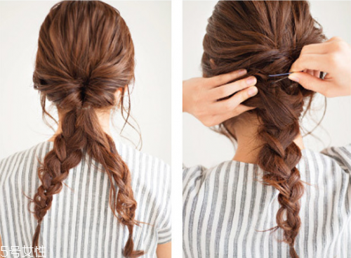 如何自己做簡單盤發(fā) 自己盤頭發(fā)簡單好看的步驟 如何自己做簡單盤發(fā) 自己盤頭發(fā)簡單好看的步驟