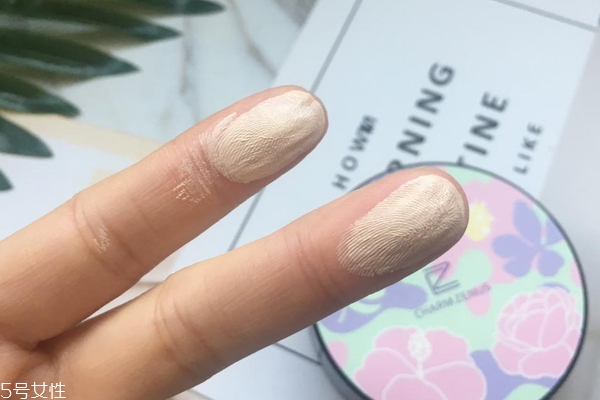 瓷肌氣墊cc霜怎么樣 國(guó)貨里的三好學(xué)生 瓷肌氣墊cc霜怎么樣 國(guó)貨里的三好學(xué)生