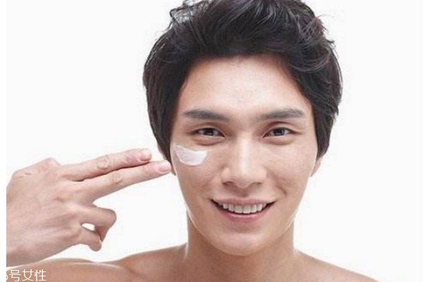 男士護(hù)膚順序 男士護(hù)膚小常識(shí) 男士護(hù)膚順序 男士護(hù)膚小常識(shí)