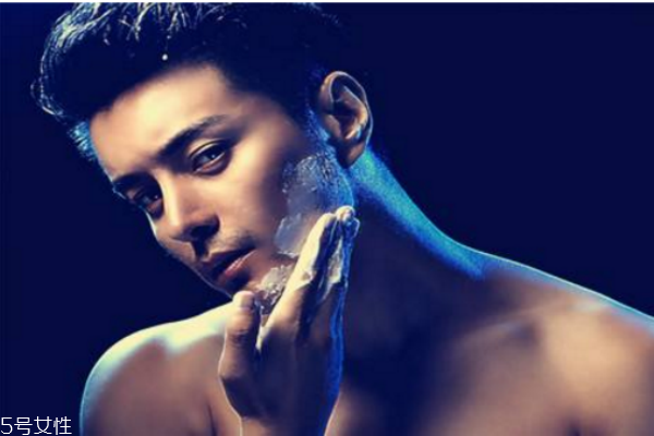 男士護(hù)膚順序 男士護(hù)膚小常識(shí) 男士護(hù)膚順序 男士護(hù)膚小常識(shí)