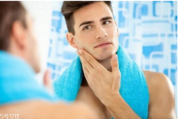 男士護(hù)膚順序 男士護(hù)膚小常識(shí) 男士護(hù)膚順序 男士護(hù)膚小常識(shí)
