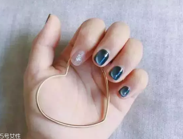 秋冬貓眼美甲圖片 指尖迎來高光時刻 秋冬貓眼美甲圖片 指尖迎來高光時刻