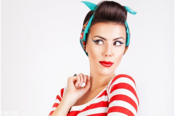 冬天油性皮膚用什么護(hù)膚品 油皮冬天用的護(hù)膚品 冬天油性皮膚用什么護(hù)膚品 油皮冬天用的護(hù)膚品