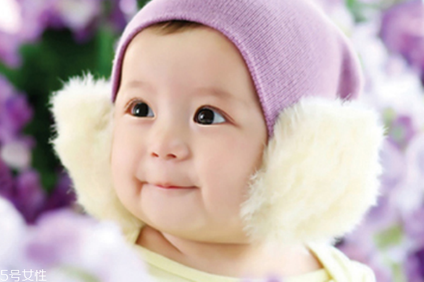 剛出生的寶寶臉上長(zhǎng)濕疹怎么辦 剛出生的寶寶臉上長(zhǎng)濕疹怎么辦