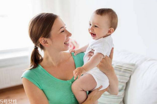 嬰兒干性濕疹怎辦 教你如何區(qū)分濕疹 嬰兒干性濕疹怎辦 教你如何區(qū)分濕疹