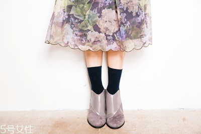 襪子和鞋子怎樣搭配 鞋襪最高級(jí)搭法 襪子和鞋子怎樣搭配 鞋襪最高級(jí)搭法